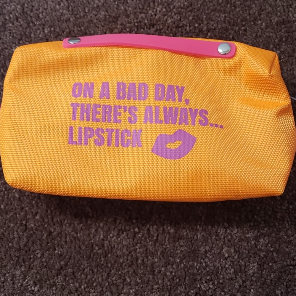 NWT MAKEUP TRAVEL BAG